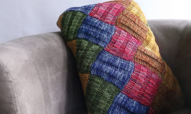 Knit an Entrelac Pillow Cover – Free Pattern!