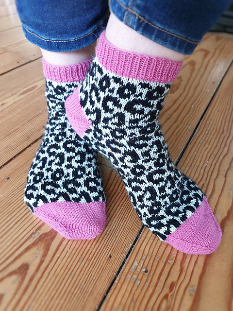 Knit a Pair of 'Not Your Average Cat Lady Socks' ... Perfectable Portable Project For Summmertime Knitting!