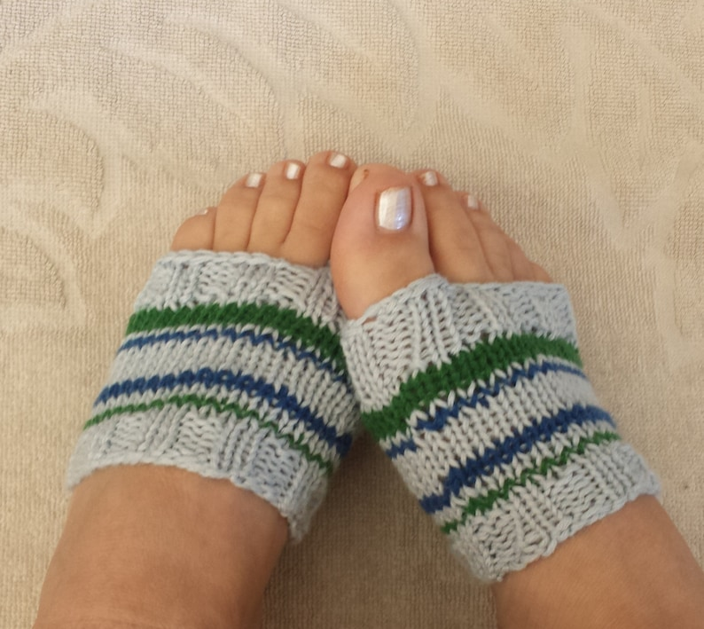 Knit OR Crochet A Pair Of Thong Sandal Socks, Free Pattern!