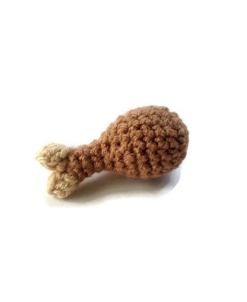 Get the crochet hairclip via Etsy