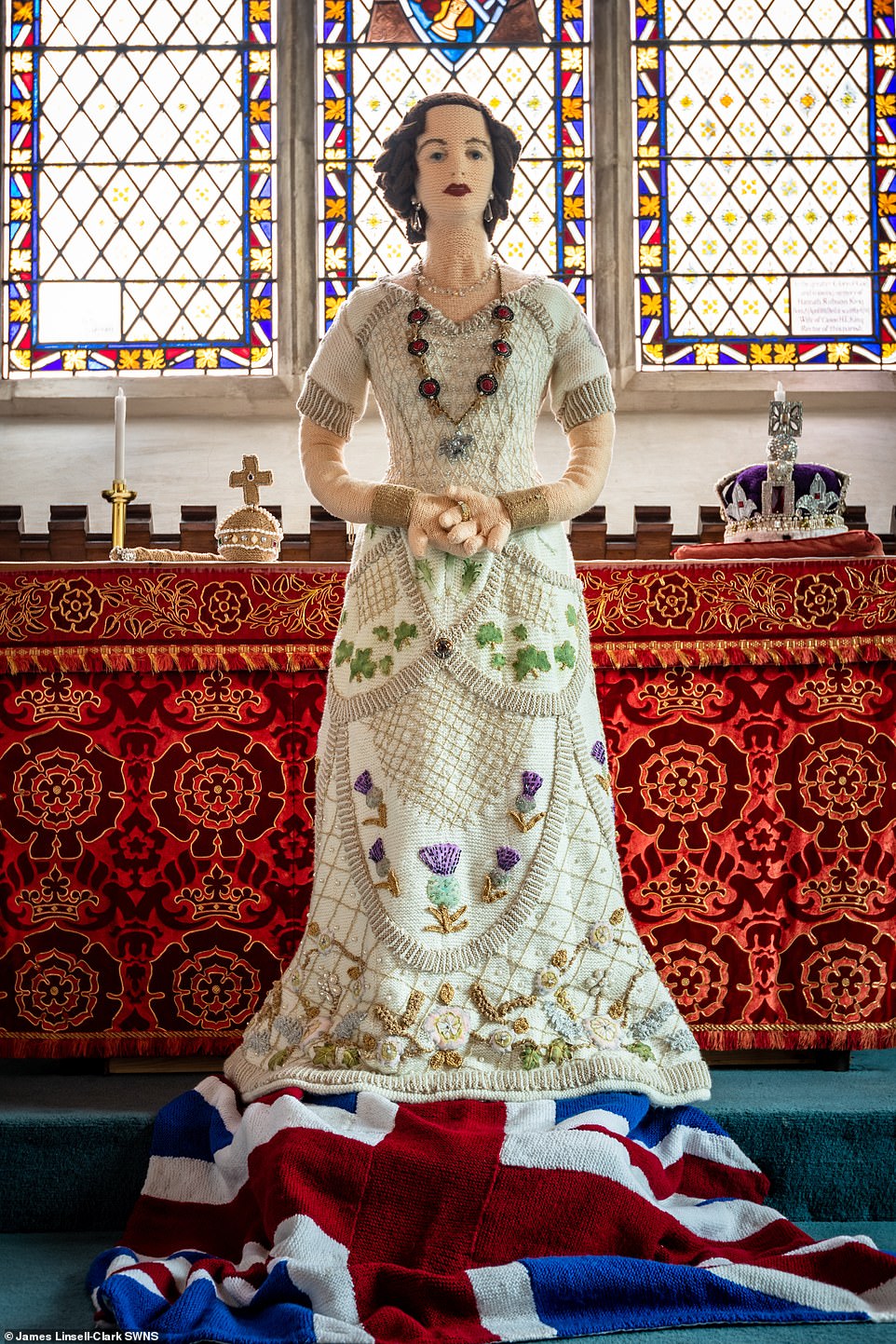 They Knit a Life-Sized Model of the Queen & Recreated Life In The Year Of Her 1953 Coronation