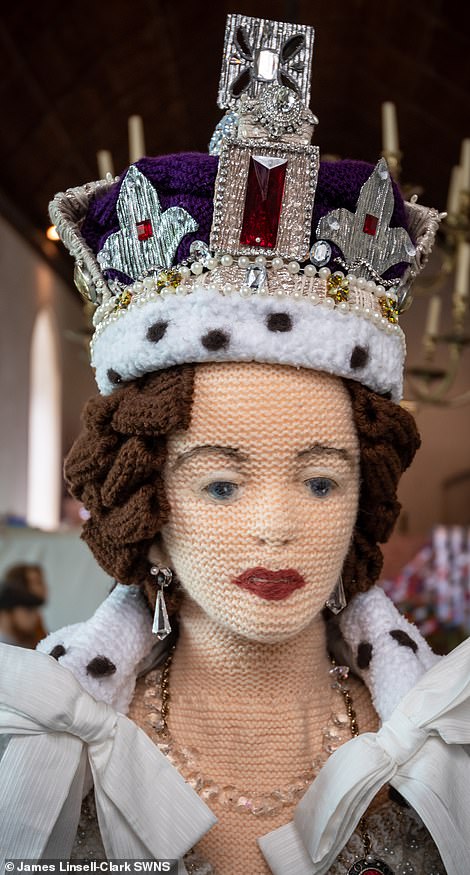 They Knit a Life-Sized Model of the Queen & Recreated Life In The Year Of Her 1953 Coronation