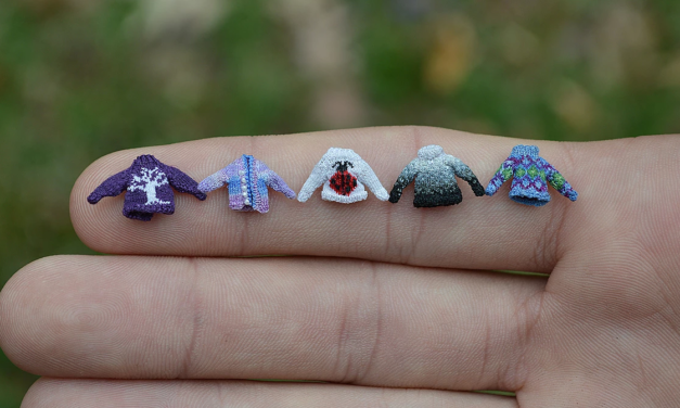 Micro Knitter Althea Crome Gets an Incredible 80 Stitches To The Inch