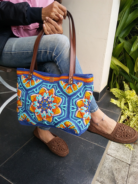 Hello Gorgeous … This Champa Tote Bag Is Begging For You To Crochet It