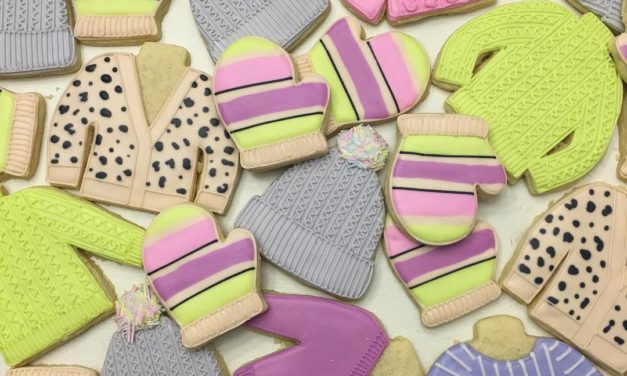 Think You Can’t Make Intricate Cable-Knit Sweater Cookies? Think Again!