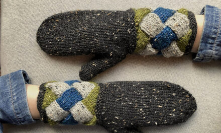 These ‘Pulse Point’ Mittens Have Entrelac Cuffs … So Cool!