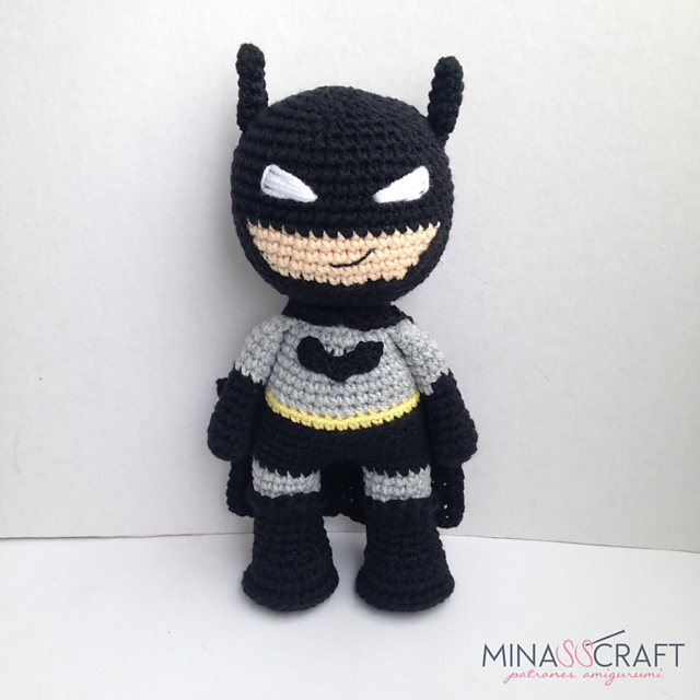 4 Crochet Amigurumi Superhero Patterns: Pennywise, Joker, Wonder Woman and Batman