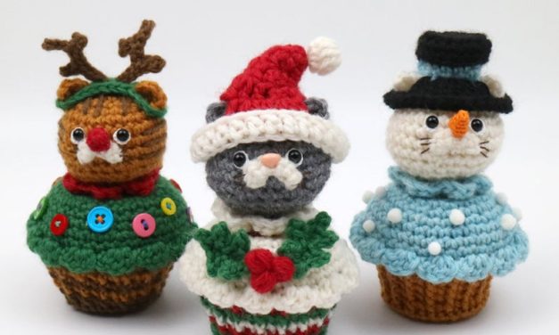 Kitty-Cat In A Christmas Cupcake Amigurumi Patterns