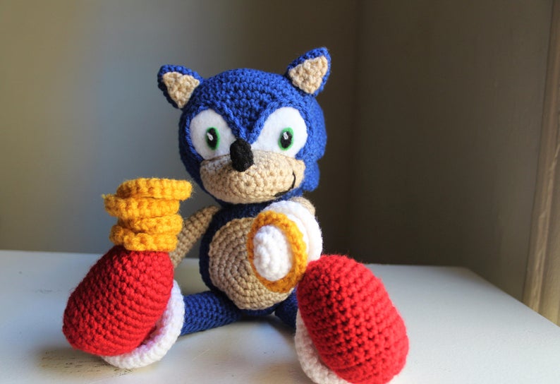 Crochet a Sonic The Hedgehog Amigurumi & Appliqué