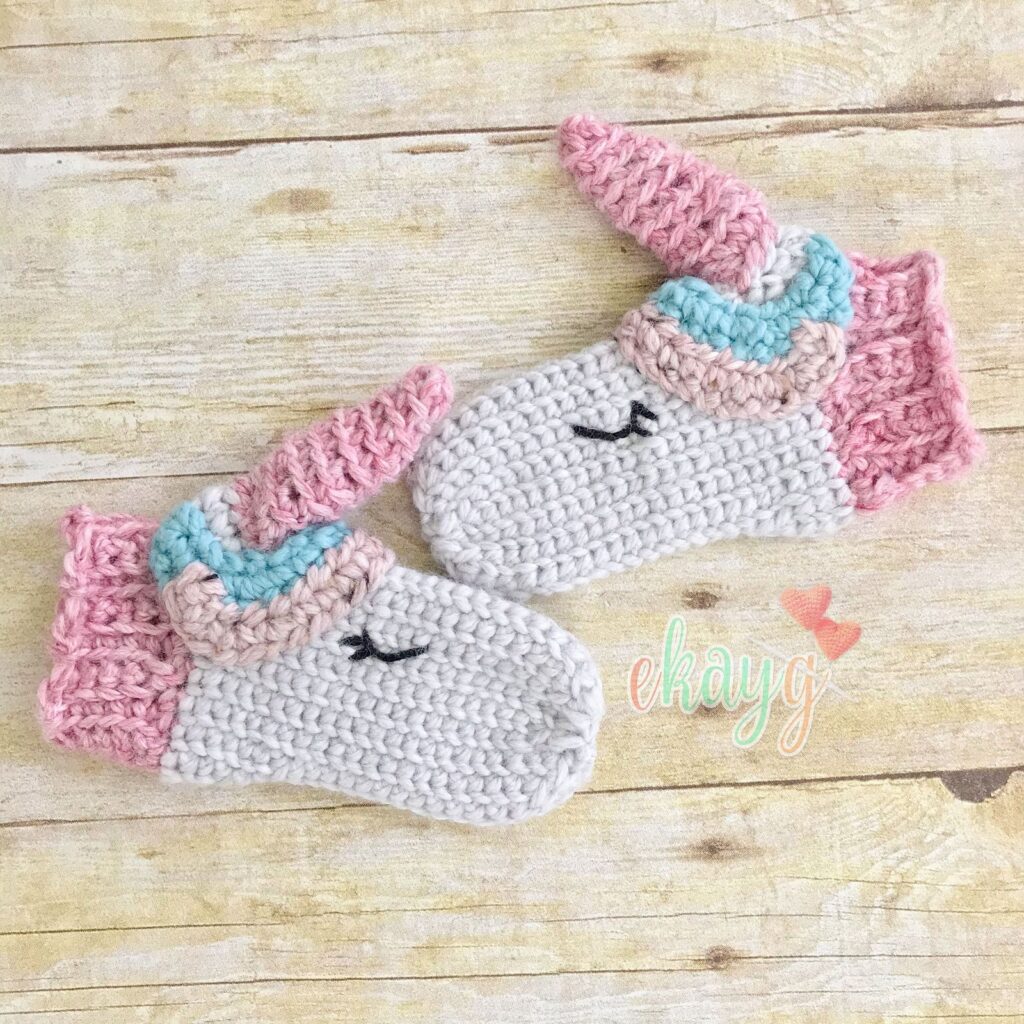 Free Pattern Alert! Crochet a Pair of Unicorn Mittens, The Thumb Is The Horn!