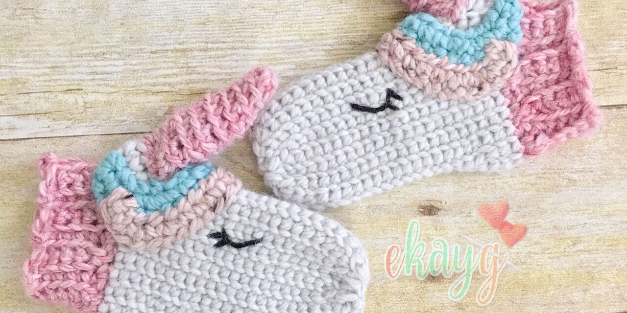 Crochet a Pair of Unicorn Mittens, The Thumb Is The Horn!