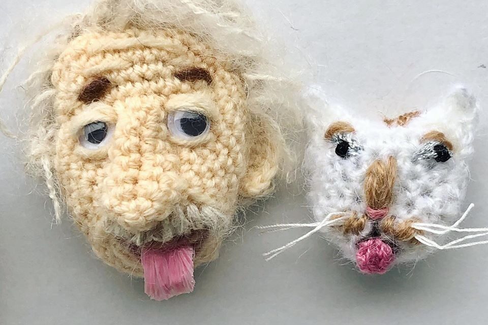 NekoKnit’s Crocheted Einstein & Kitty-Cat Brooch