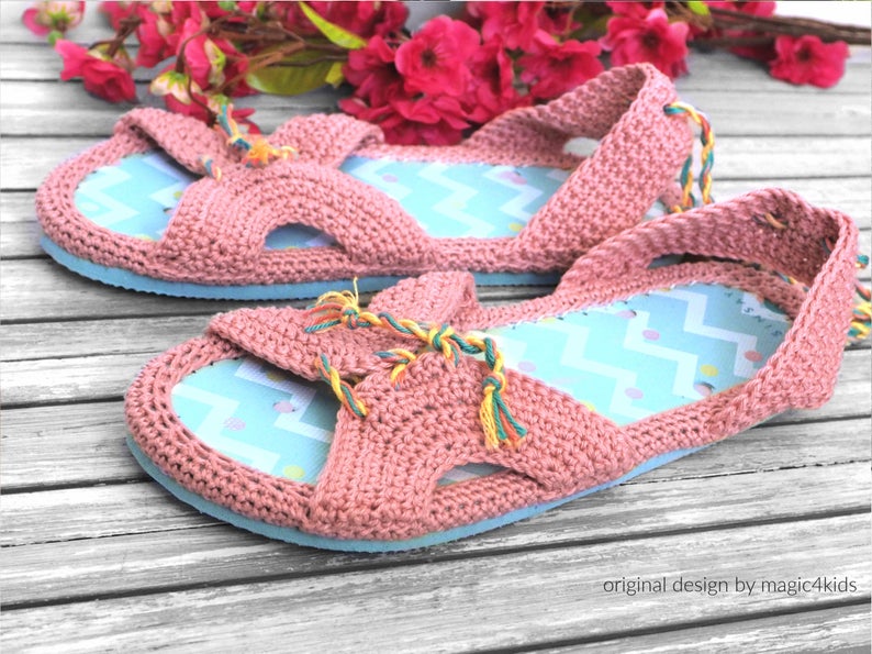 Quick Make! Crochet a Pair of Spring Sandals With Flip Flop Soles