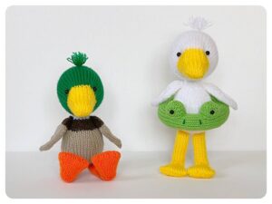 Get the knit pattern from from Shirley of KnitterBees #knitting #amigurumi