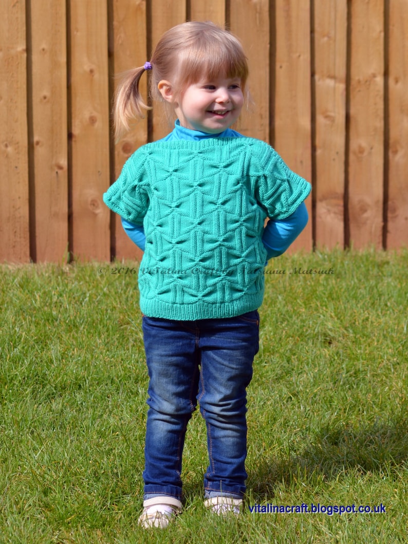 Designer Spotlight: Gorgeous Knit Patterns For All Ages, Designed By Tanya of ViTalinaCraft #knitting
