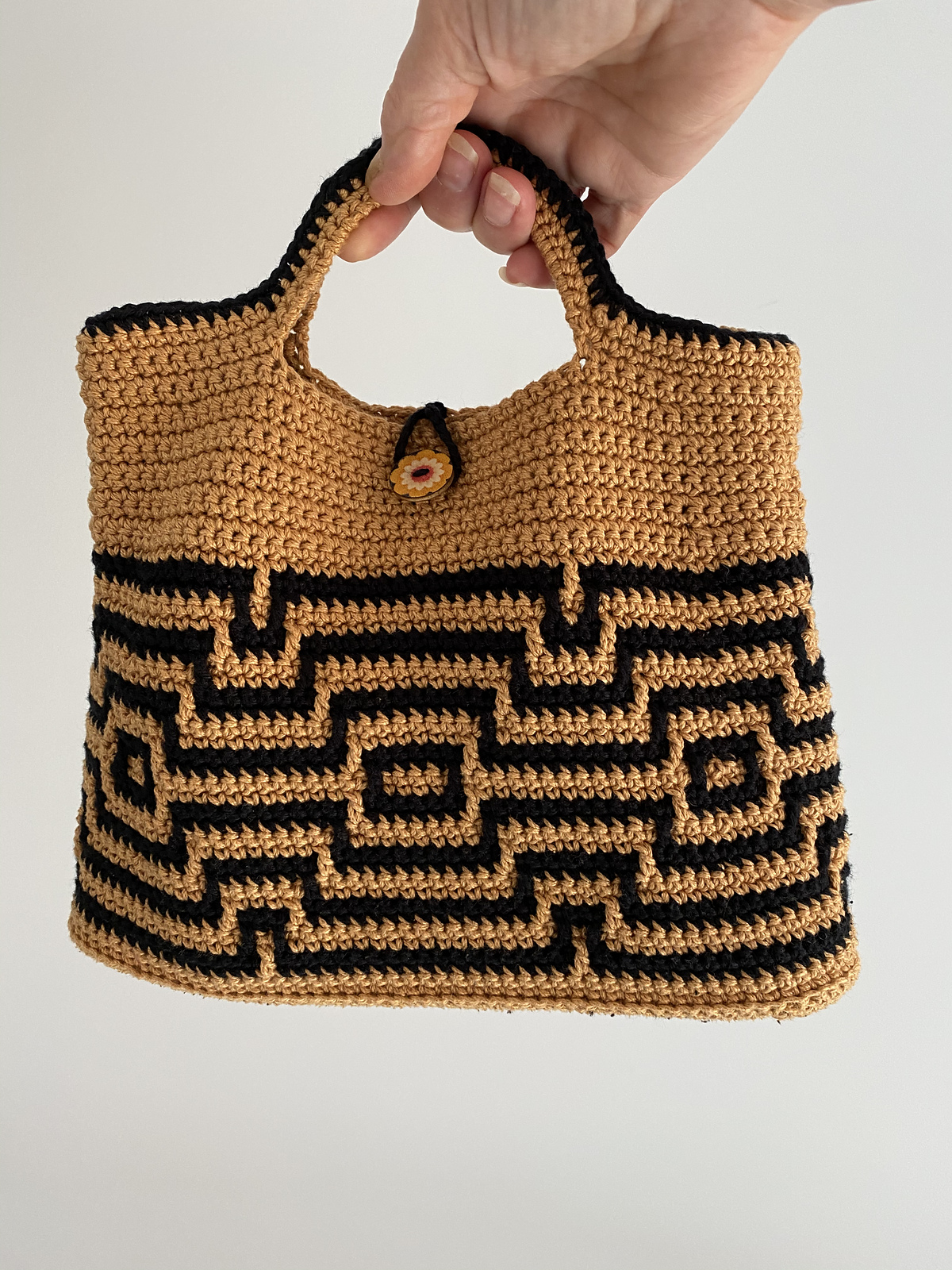 Crochet a Marvelous Maze Bag, Designed By Carol Ibbetson