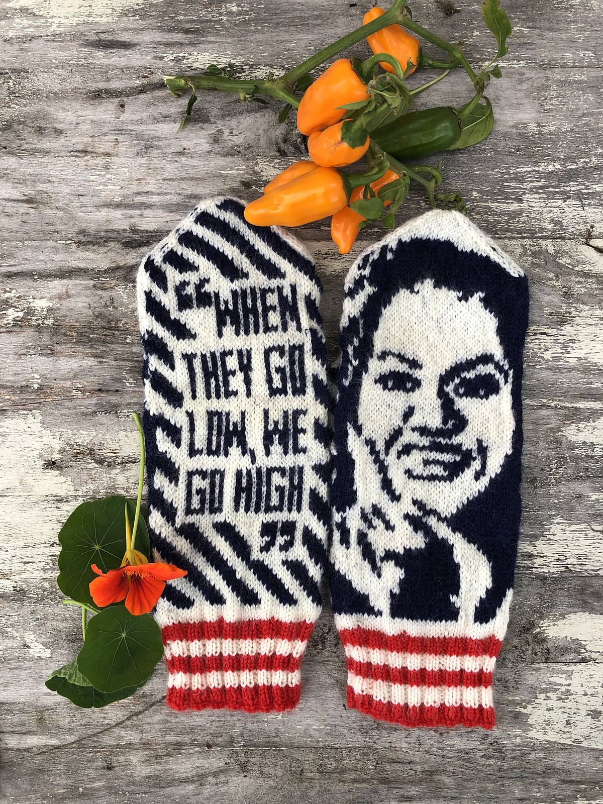 Missing The Obamas? Knit These Mitts Designed By Lotta Lundin ... Yes, We Can!