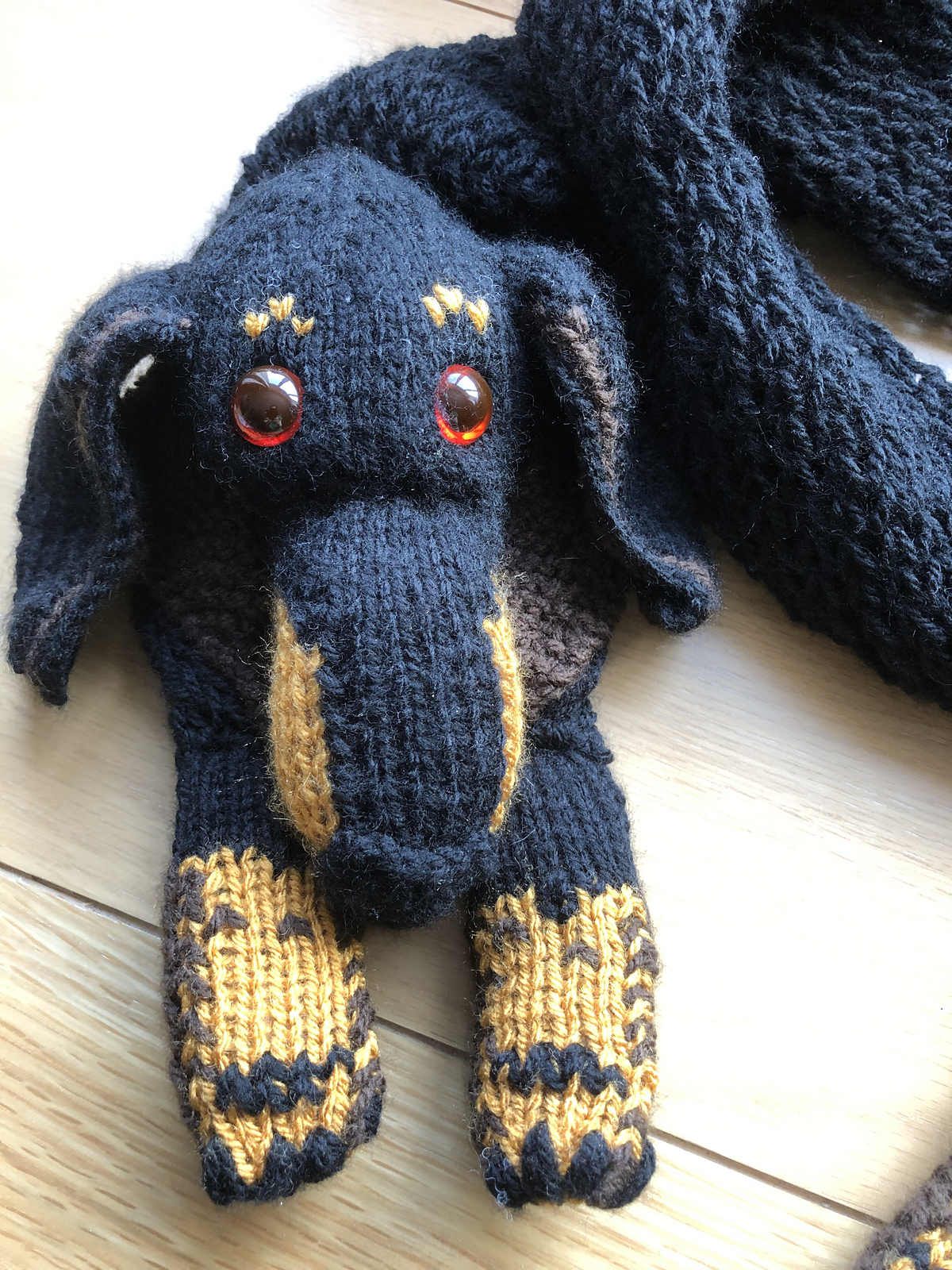 Knit a Dachshund Doggy Scarf ... Cute, Creative and Makes a Great Gift!