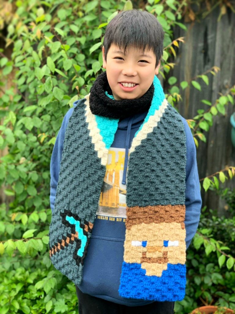 Don’t Fear the Creeper, Crochet a Minecraft C2C Scarf For a Gamer You Love ...