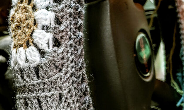 Free Pattern: Driving Me Daisy Steering Wheel Cover