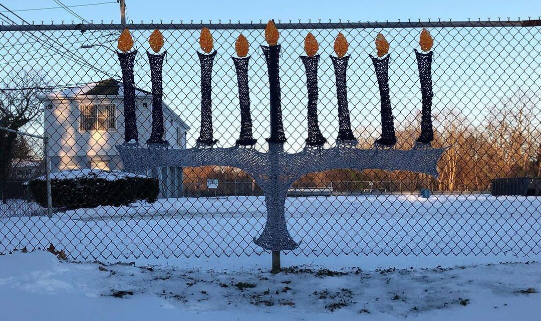 Sarah Divi Knit a Menorah Yarn Bomb To Celebrate The Eight Nights Of Hanukkah – So Clever!