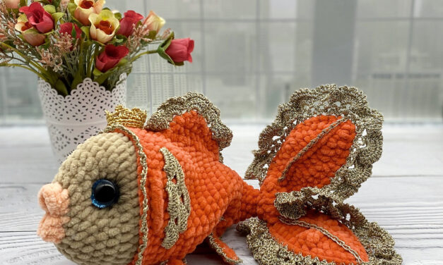 Absolutely Stunning Golden Goldfish … This Is Peak Crochet and Yes, There’s a Pattern!