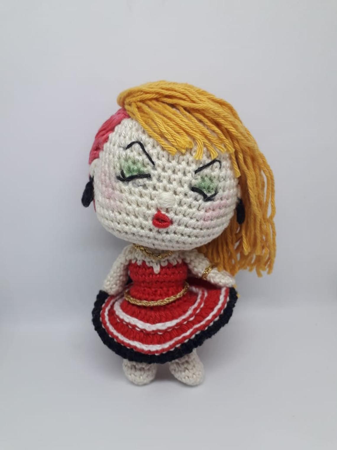 Crochet a Cyndi Lauper Amigurumi Doll ... Those Sunglasses! Perfect For Girls Who Want To Have Fun!