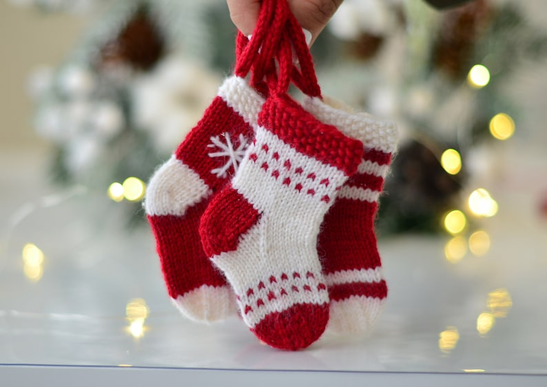 Designer Spotlight: 16 Quick Knit & Crochet Christmas Ornaments, Great Gifts, Super Stashbusters!