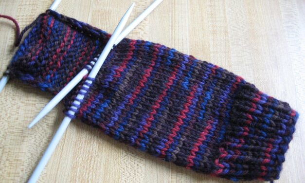 How Knitting Relaxes and Reduces Stress from Studying