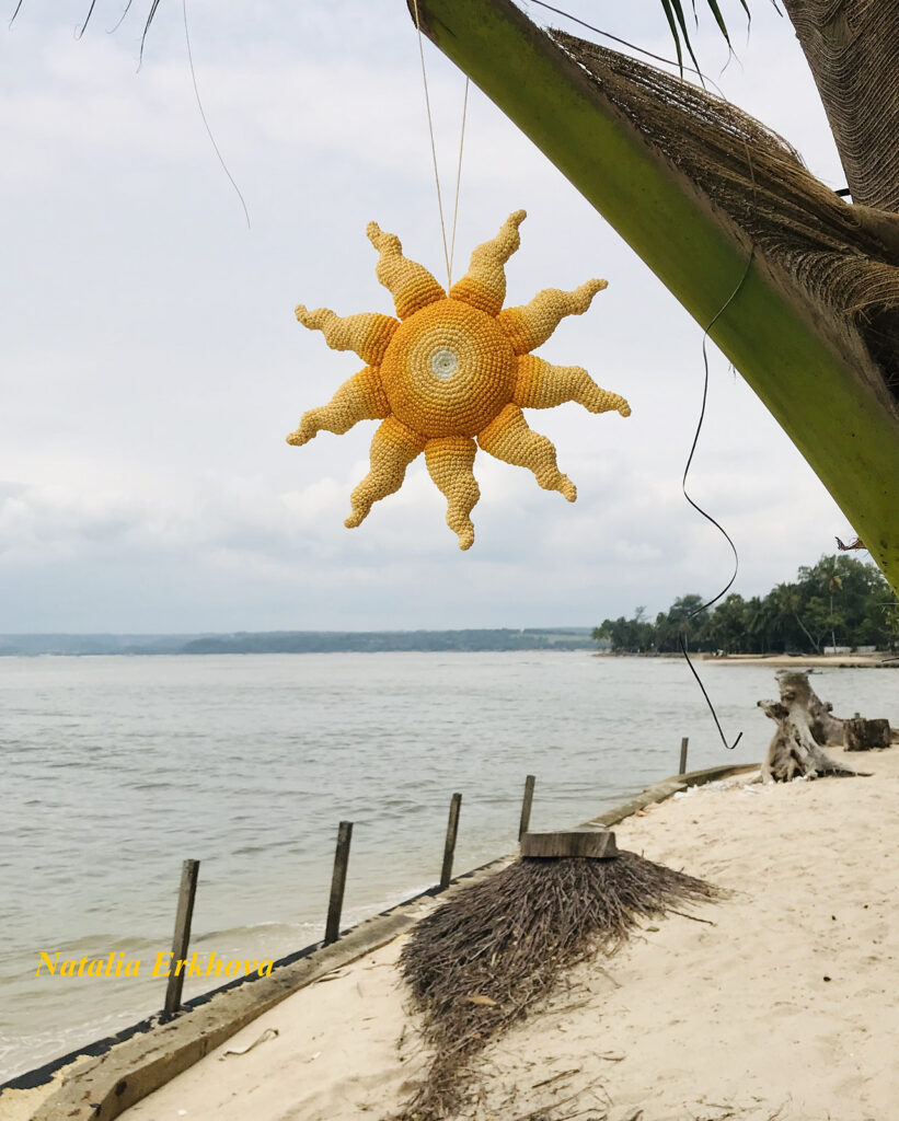 When You Can’t Find The Sunshine, Crochet The Sunshine With This Dazzling Pattern!