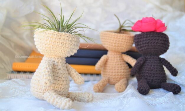 These Tiny Crochet People With Airplants on Their Heads Are the Weirdest, Most Wonderful Gift Idea