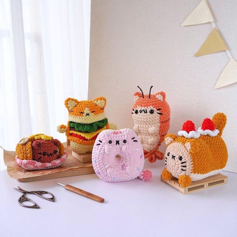 Designer Spotlight: The Best Knit & Crochet Patterns Inspired By CATS!