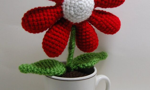 Crochet a Cup Of Flower … Hello, Fun Gift Idea!