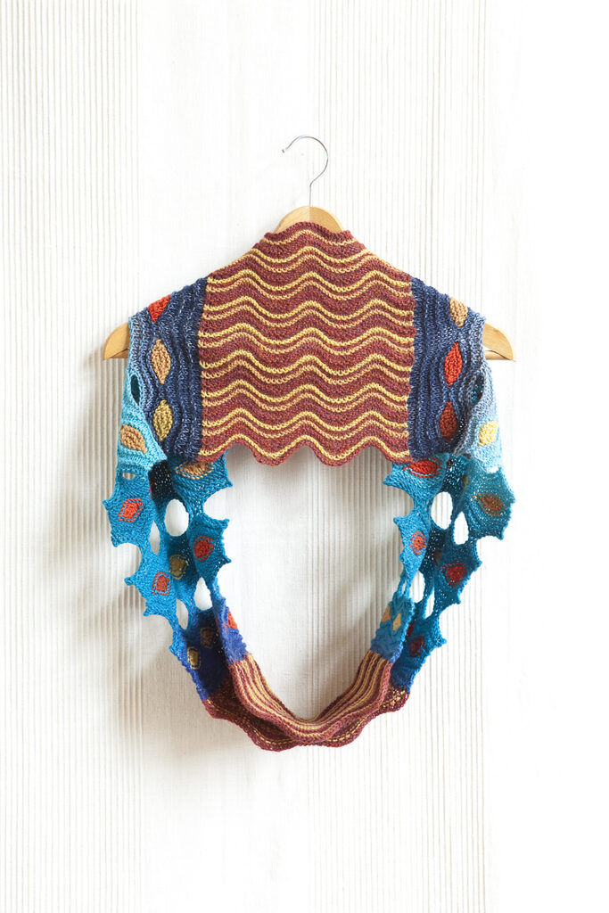 Knit a Fun & Fascinating 'Alvéolis Cowl' Designed By Skeinwalker Knits