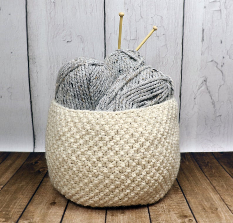 christmas in july ... knit a basket! #knitting