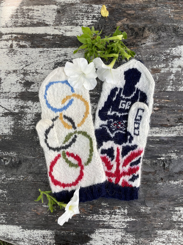 Knit a Pair of Tom Daley Mittens, Awesome Design By Lotta Lundin