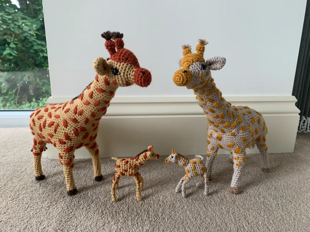 Crochet a Giraffe Mom With A Calf Amigurumi!