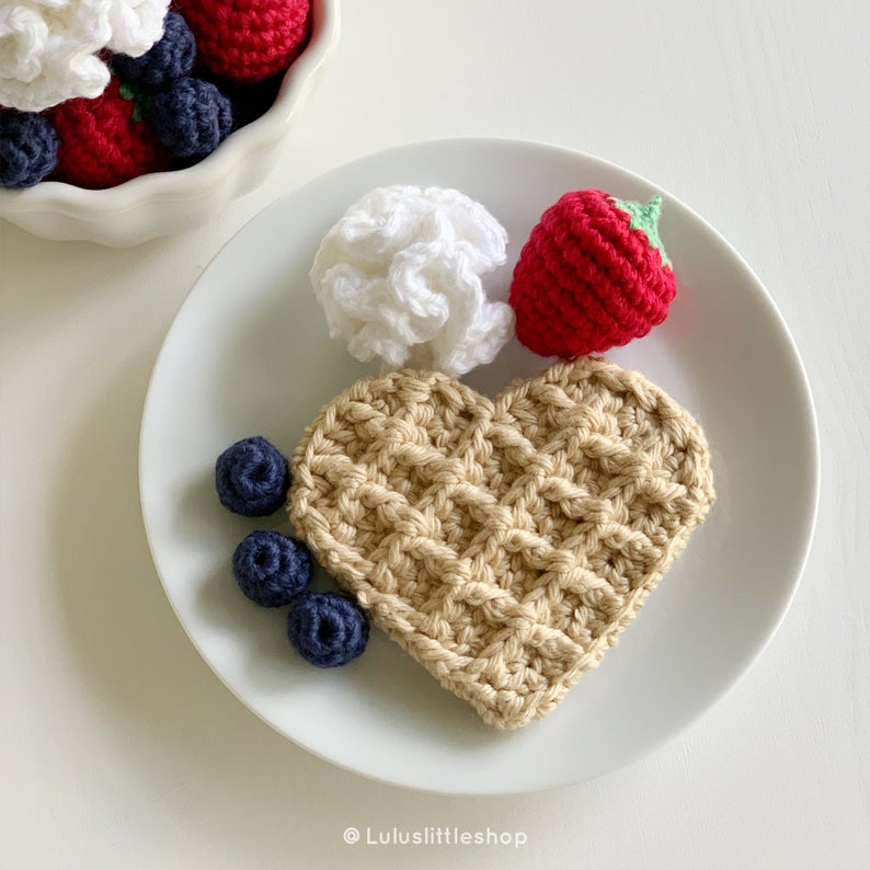 crochet pattern designed by Lu of Lulu's Little Shop #crochet