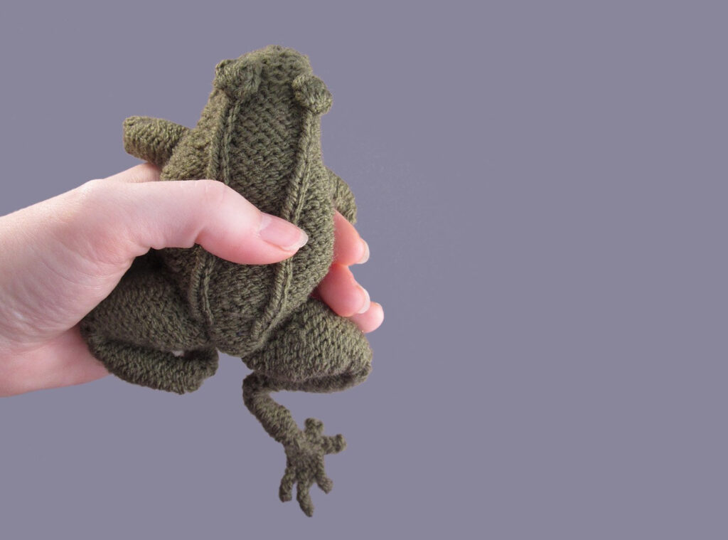 Jessica Goddard's Knitted Frog Pattern Is Genius ... Meet Your Next Must-Make!