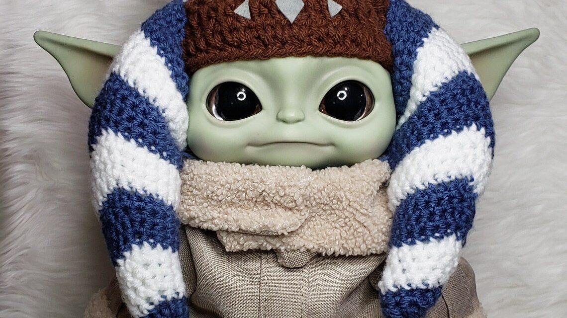 Contender For The Best Cosplay Mash-Up of 2021 – Baby Yoda In A Crocheted Ahsoka Tano Hat!