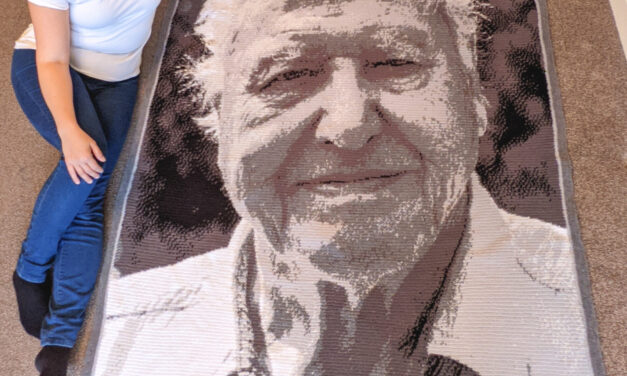 Hey Fans Of David Attenborough, This Is Your Chance To Support WWF and Win An Amazing Picture Blanket!