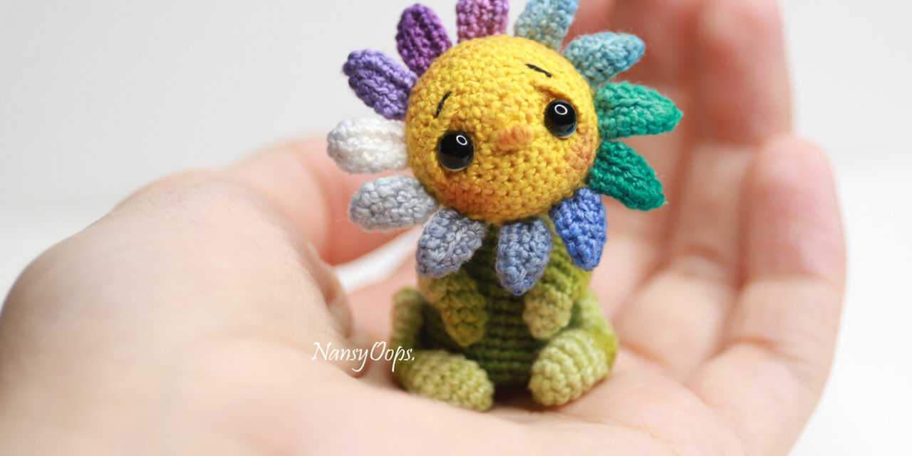 Crochet a Miniature Flower Amigurumi … Free Pattern!