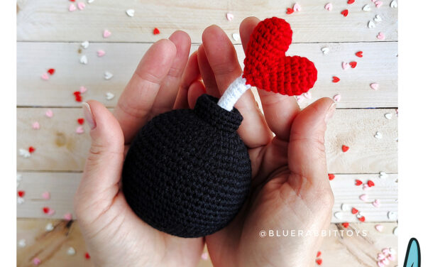 ‘Tis The Season For Crochet Love Bombs … This Amigurumi Gift Idea Has Heart