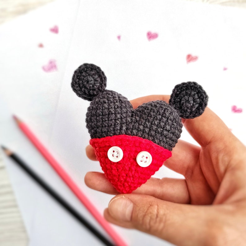 Crochet a Pair of Valentine's Day Mice Amigurumi By Fayni Toys, They're Magical!