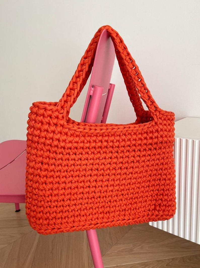 7 Gorgeous Oversized Crochet Tote Bag Patterns for Spring