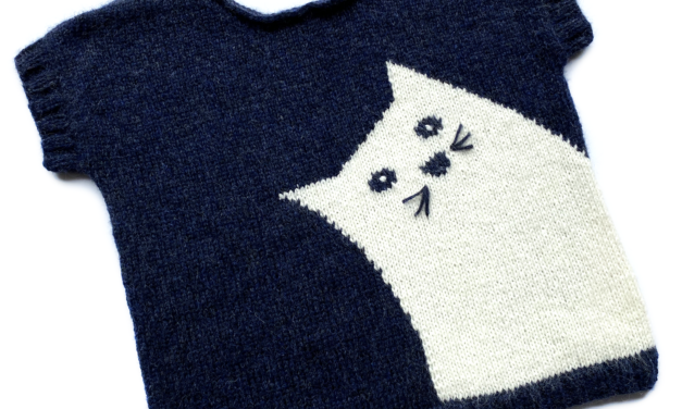 The Cute Kitty-Cat Tee You Need To Knit, Say Hi To ‘Curiosity’ Designed By Claire Slade
