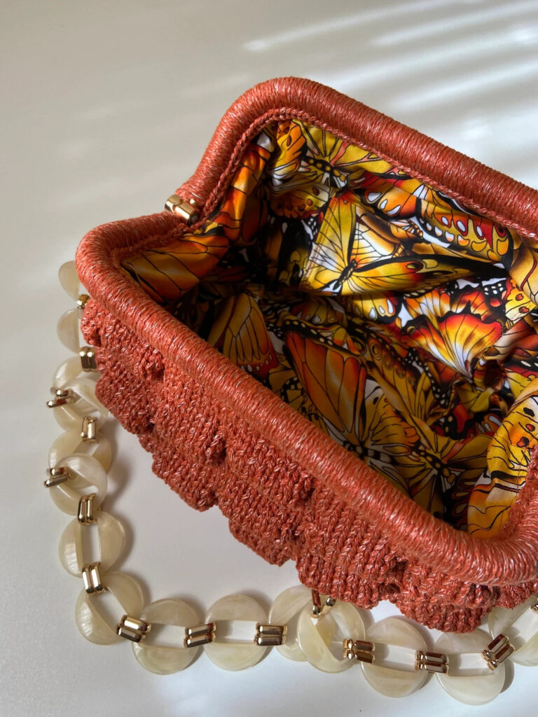 You Can Knit A Clutch As Fabulous As This ... Meet The Wave Clasp Bag