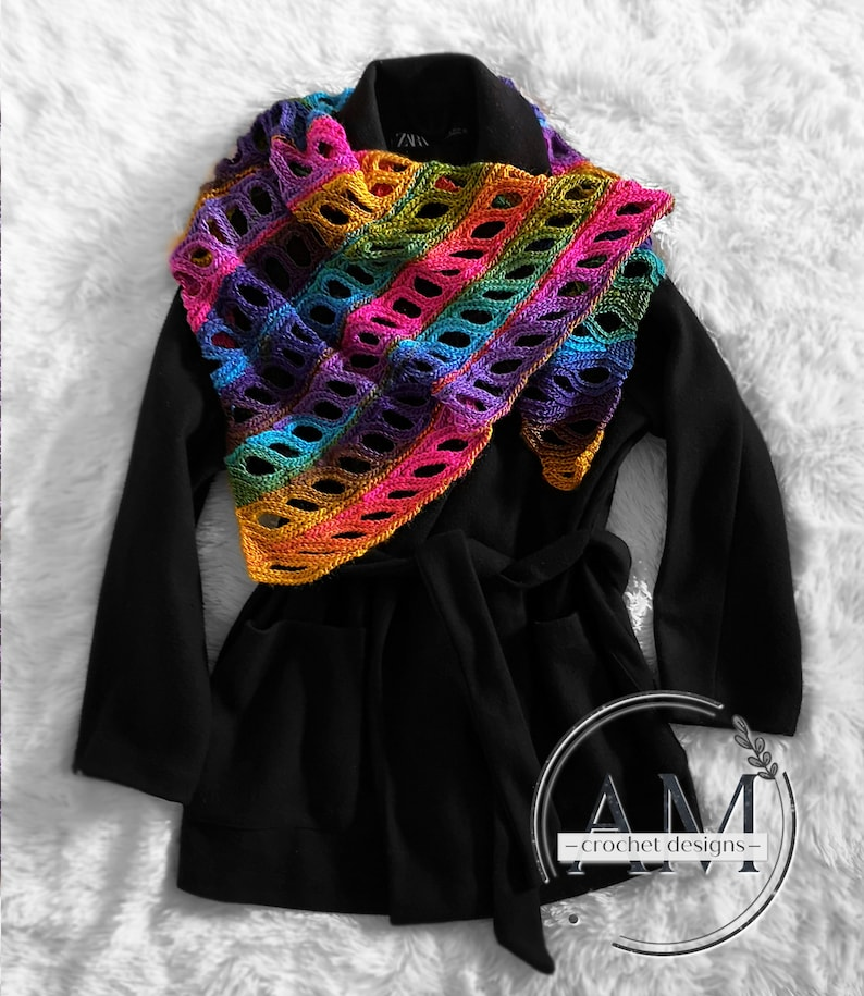 Designer Spotlight: 15+ Patterns That Qualify As Wearable Art!