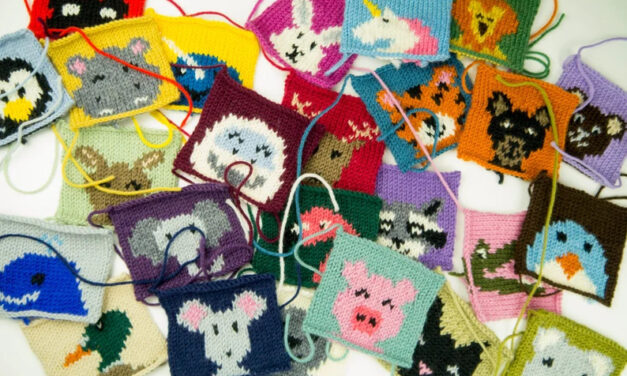 30 Deeeelightful Animal Squares For Knitters