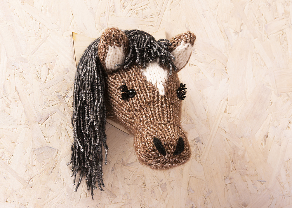 Knit a Horse Head ... Fab Fauxidermy Design By Louise Walker of Sincerely Louise